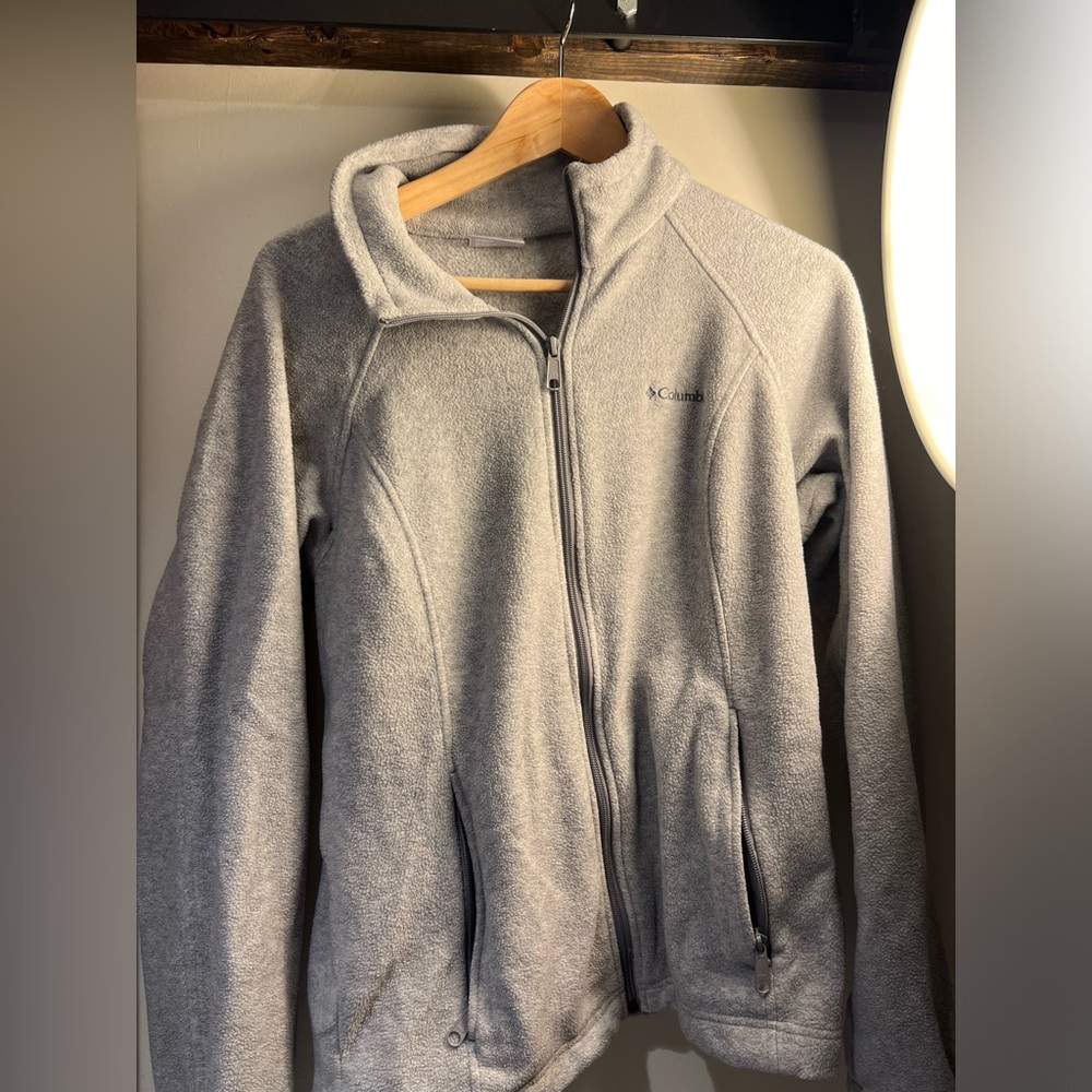 Columbia zip up size M